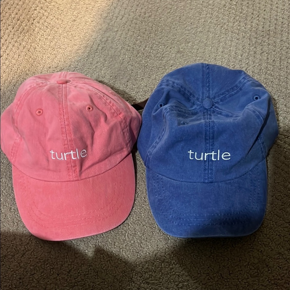 “Green turtle” hats